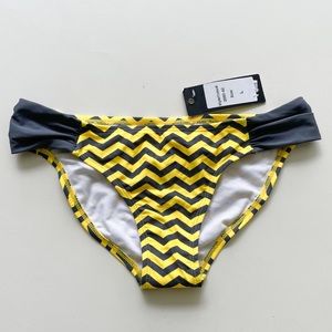 AQ-WA Yellow Pewter Gray Chevron Bikini Bottoms NWT Large Ruched Hips Lined AQWA